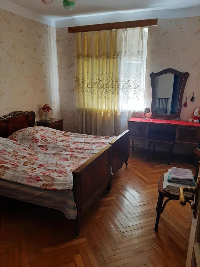 Hotel In Chiatura Екстер'єр фото